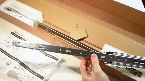 Unboxing the QNAP Rail B-02 2U Rackmount Kit