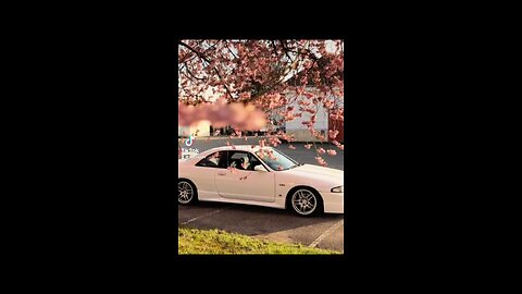 Clean Nissan skyline.