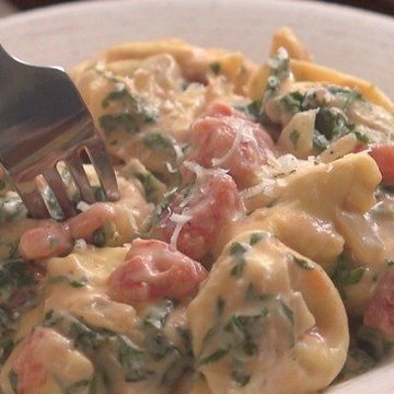 Creamy Tomato Basil Tortellini Recipe