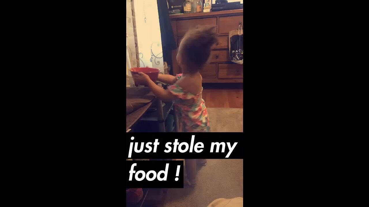 Granddaughter stealing her aunts food lol