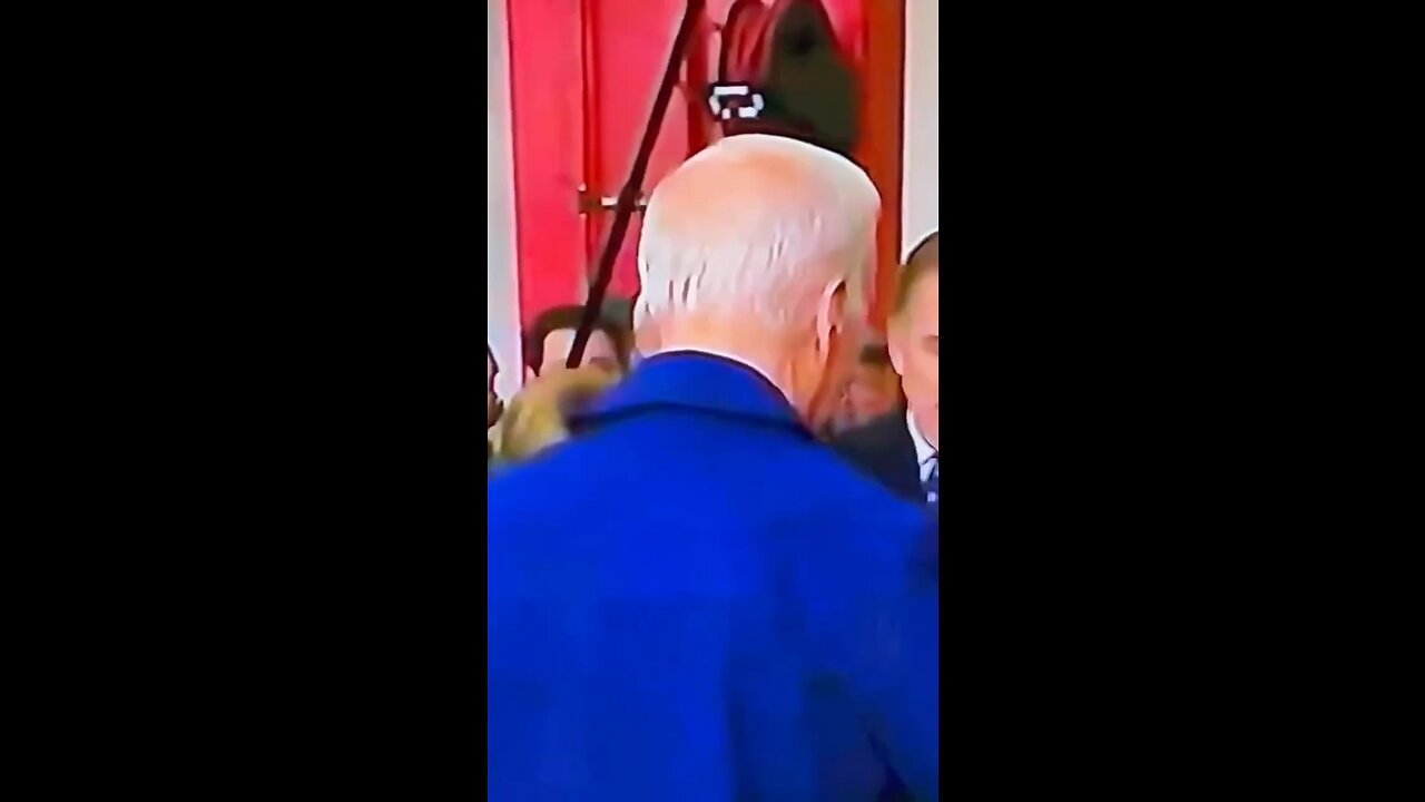 Biden’s Mask is Itchy