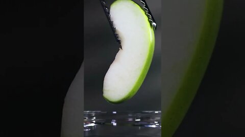 #shortsvideos #green #asmr #apple #satisfy #satisfyingvideo #satisfyingsounds