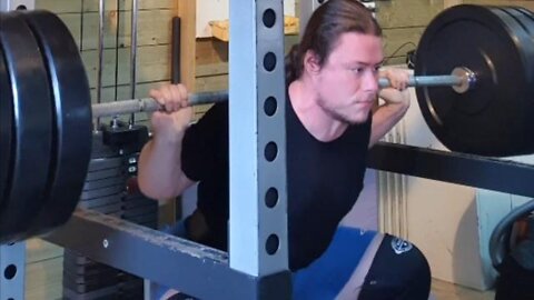 EASY 3x3 132.5 Kgs Paused Squats. These are feeling GREAT!