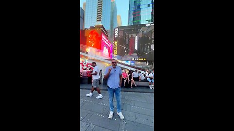 No cost to play video | How we play own video in time square easily