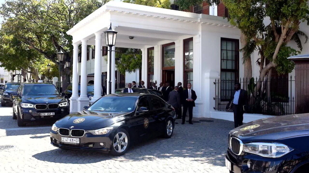 Deputy Cyril Ramaphosa leave Tuynhuis after talks with President Zuma (rvc)