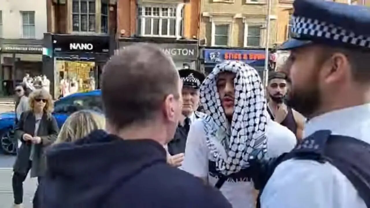 Heated moment as Police intervene in a clash between Israel & Palestine Protesters #metpolice