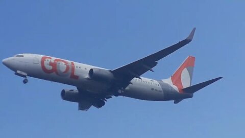Boeing 737-800 PR-GZI na aproximação final antes de pousar em Manaus vindo de Boa Vista
