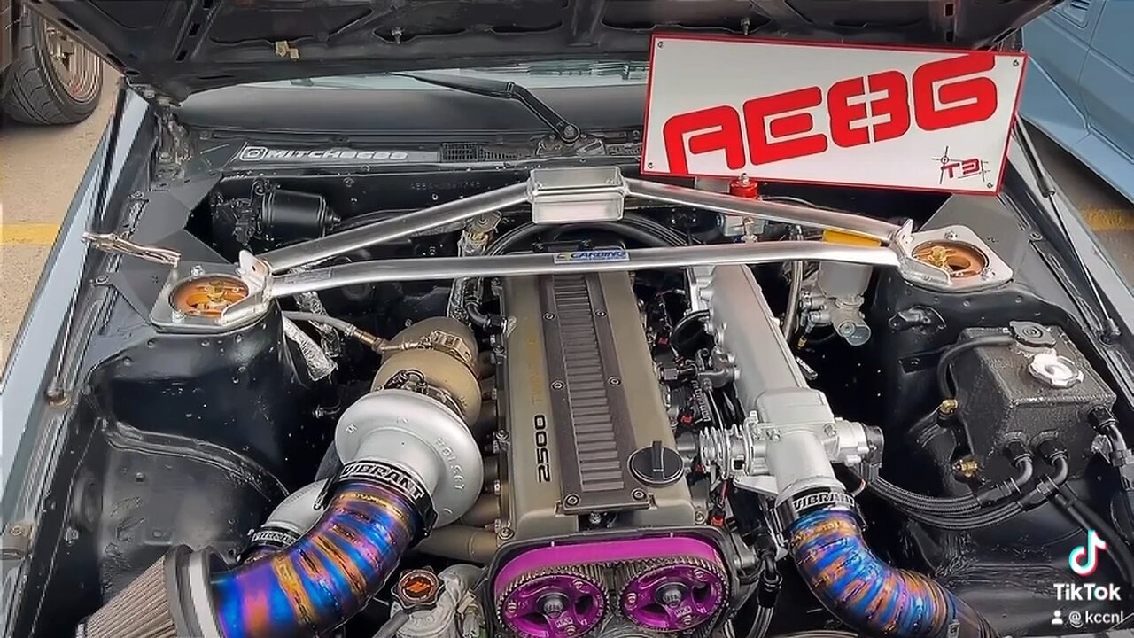 BEAUTIFUL TOYOTA AE86 BUILD