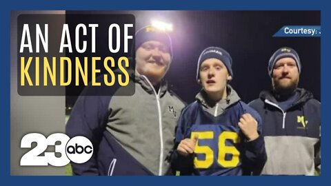 An act of kindness bonds two high school football teams in Maine