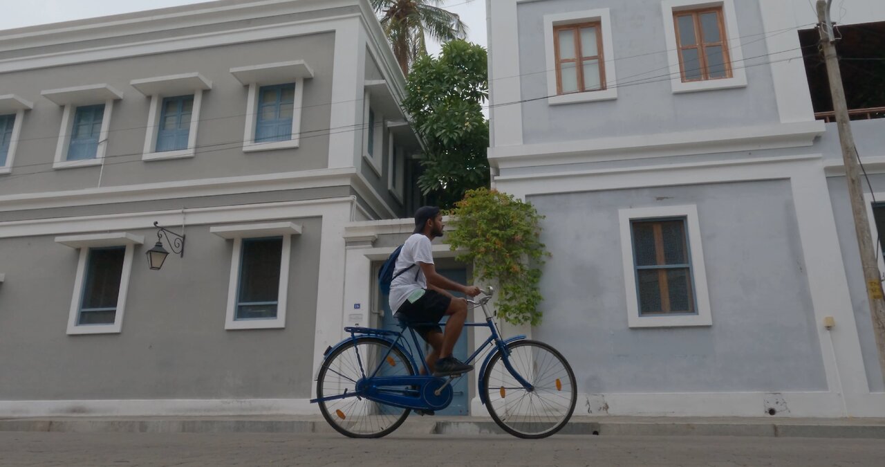 RAW 4K UHD Free to use video download link in discription - House entrance in street view