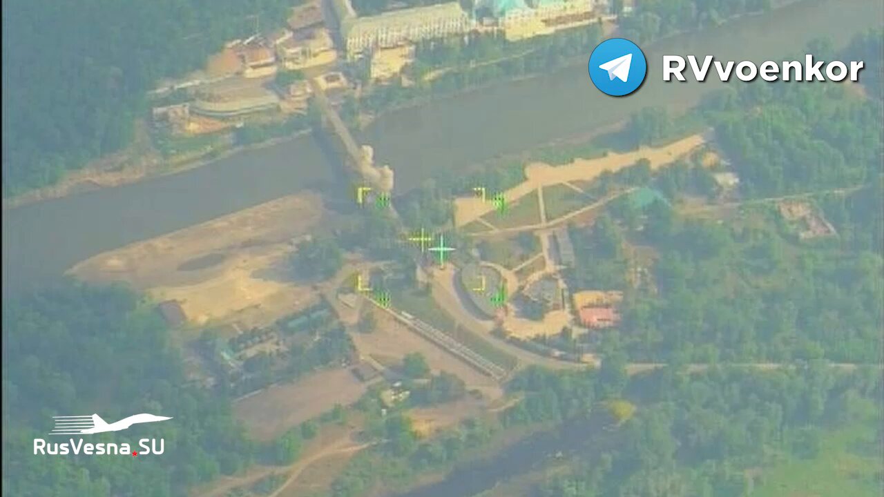 Moment of destruction of the bridge across the Seversky Donets near the Svyatogorsk Lavra