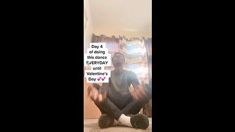 Day 4 of me doing this dance EVERYDAY until Valentine’s Day 💕💕