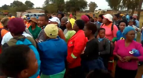 Parents closed North West school demanding more teachers (q4R)