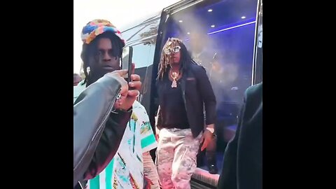 Showing up to thanksgiving like this !! 🤣