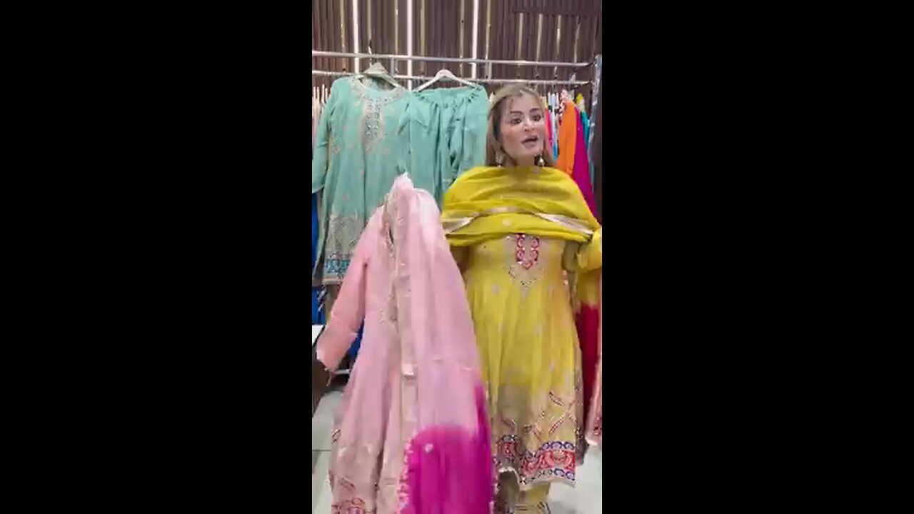 New fession digine on in world so beautiful so beautiful and very looking clothes