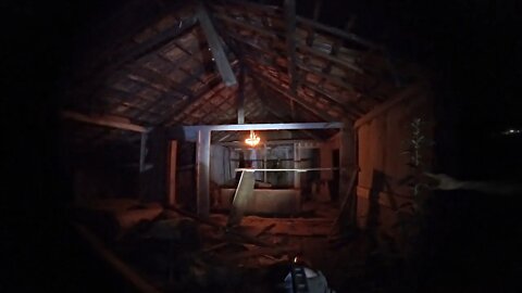 CRUZ FLUTUA E PEGA FOGO EM CASA NA ÁREA RURAL
