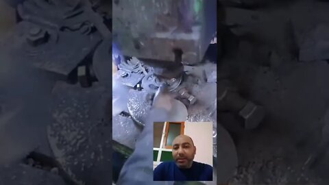 شاهد ماكينة صناعة الاسطمبات | #shorts ♥️