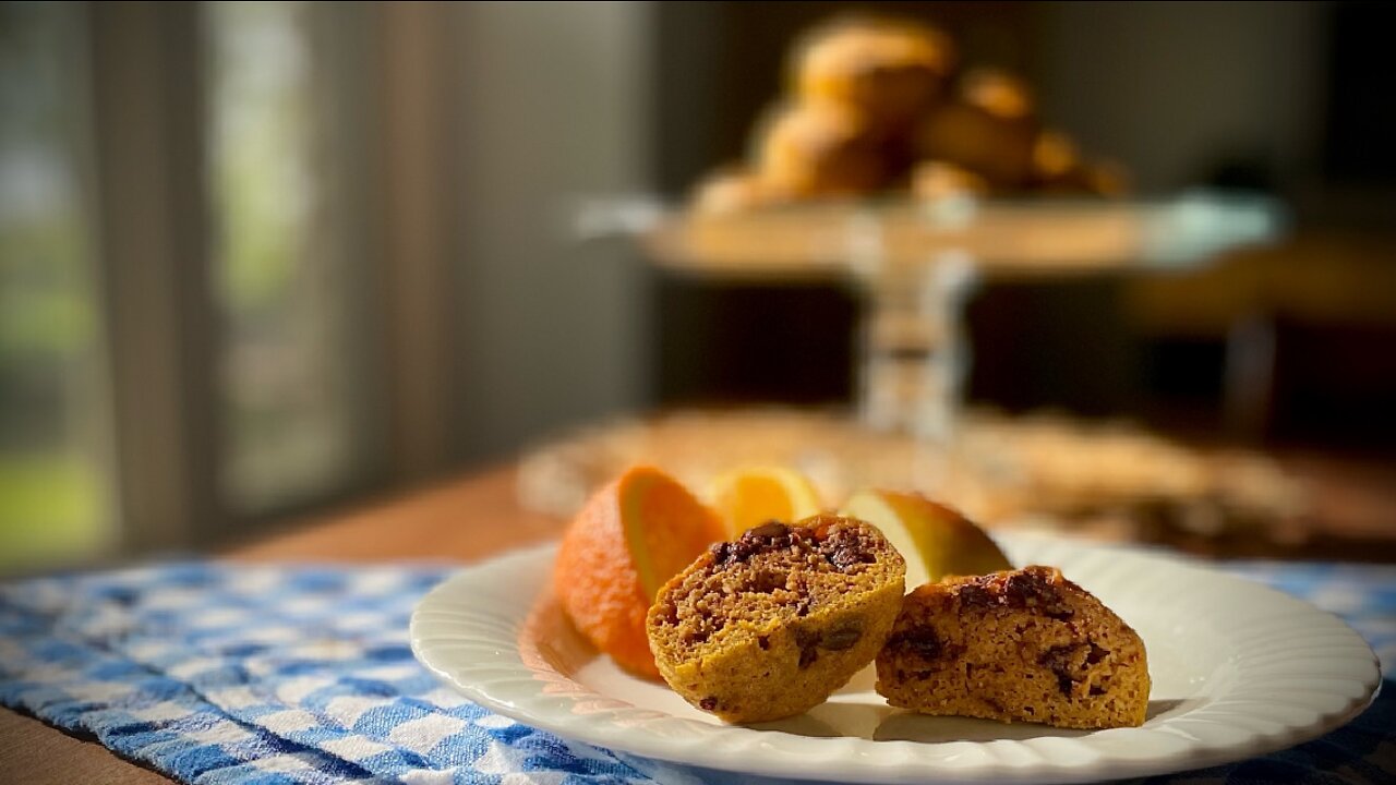 The Perfect Chocolate Chip Pumpkin Muffins