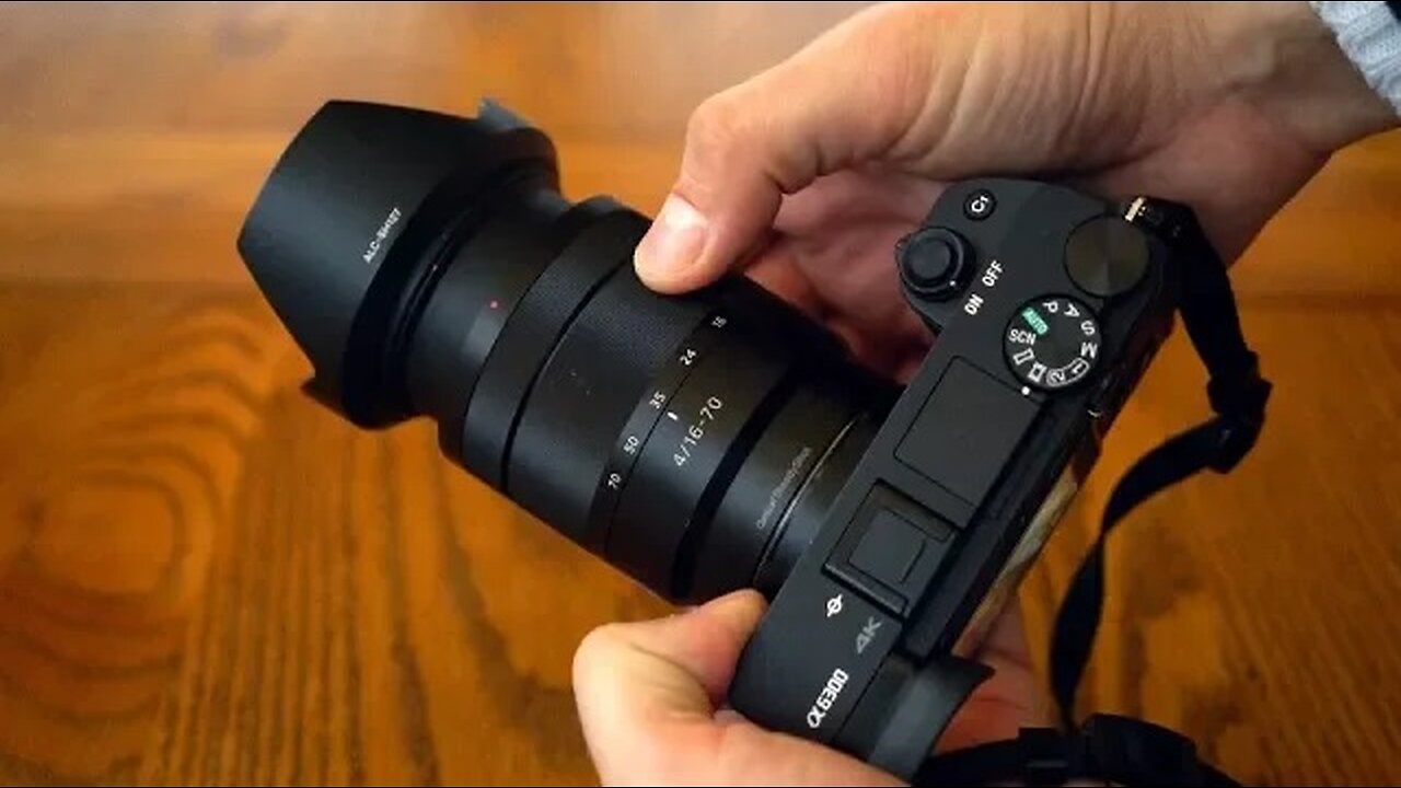 Sony Zeiss 16-70mm f/4 ZA OSS lens review with samples