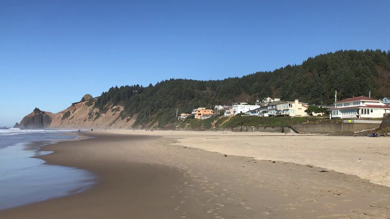 Lincoln city beach Oregon on a wonderful afternoon