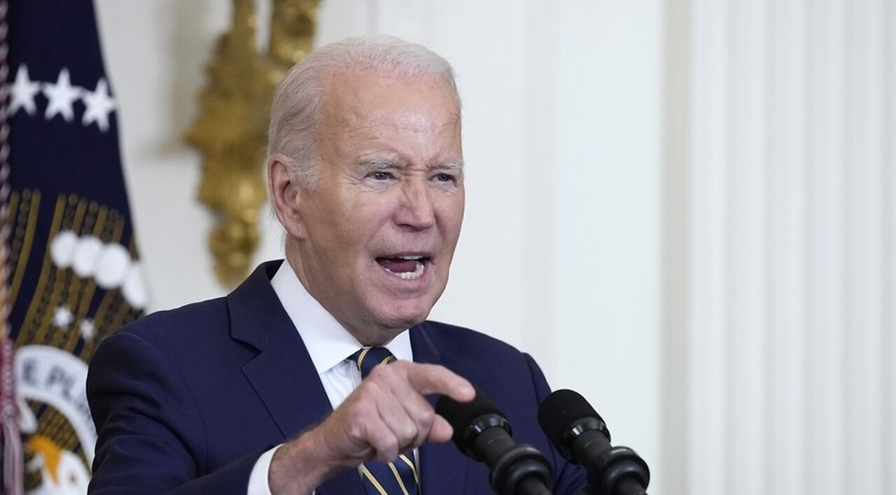 Responses to Biden Bank Records Revelation Are a 'Walls Closing In' Moment