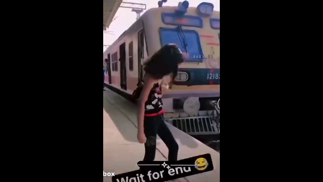 जब दिल इतना कमजोर था तो धोखे तो रो के ही सहने पड़ेंगे 😜😜