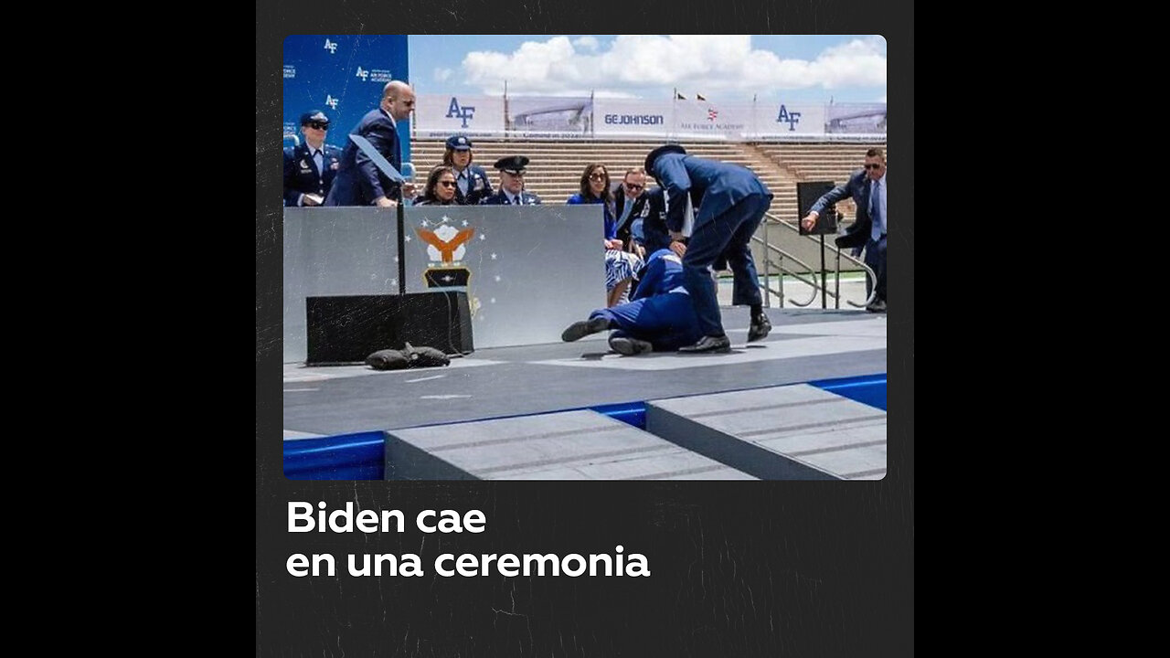 Biden cae en una ceremonia