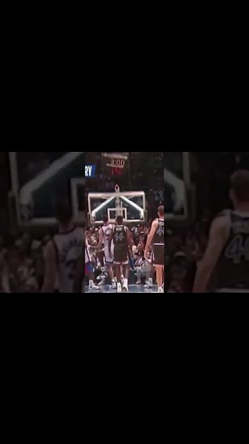 This Day 29 years ago Shaq DESTROYS the BACKBOARD!💀 #shorts