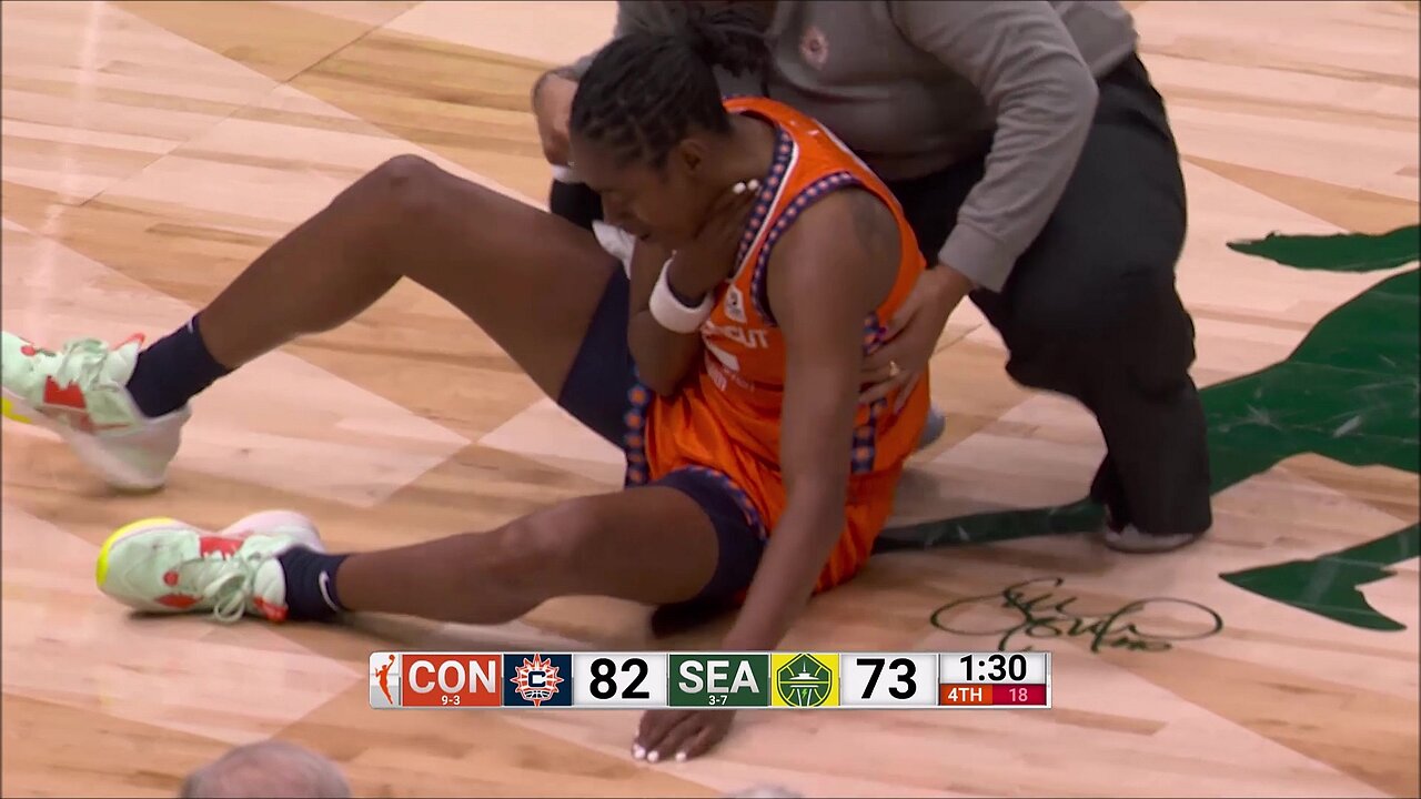Hayes Hit In The THROAT, But Ref Calls Foul On HER | Connecticut Sun vs Seattle Storm #WNBA