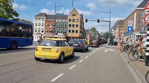 Hundreds of Dutch farmers block Roermond today. They promised yesterday: "The protests will continue
