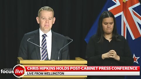 Reporter to PM Chris Hipkins: "How do you define a woman?"