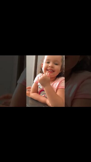 Visitando a mamãe no trabalho assistindo pocoyo - #shorts #linda #bebe