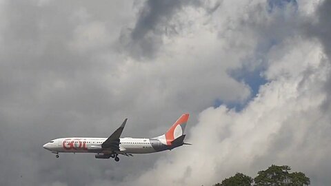 Airbus A320 PR-MHA e Boeing 737-800 PR-GTH ambos vindos de Brasília para Manaus