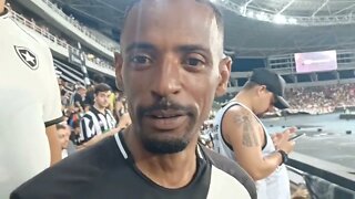 Vascaíno na torcida do Botafogo