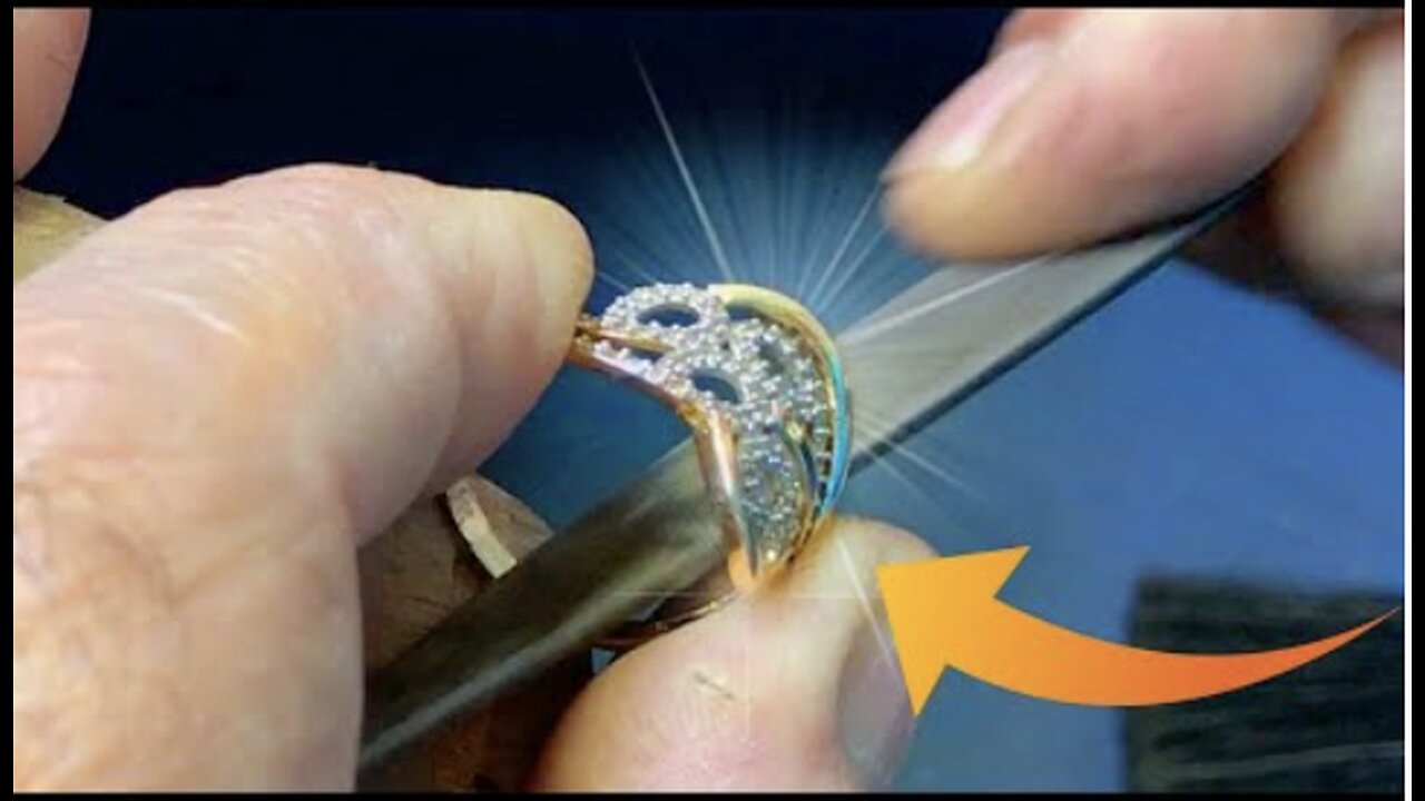 The reduction and polishing process of the diamond ring, which is a memory from its mother.