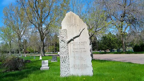 Famous Graves Cassius M White