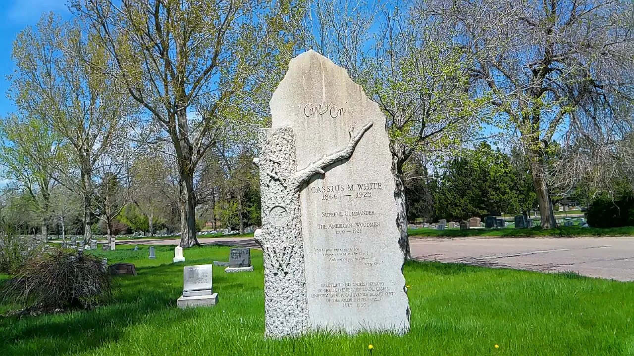 Famous Graves Cassius M White