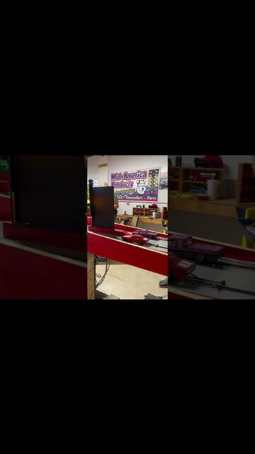 .8 sec Camaro Vs .6 sec S10 slot car dial-in drag race