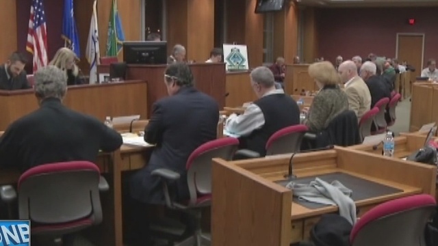 Concerns over open carry at council meetings