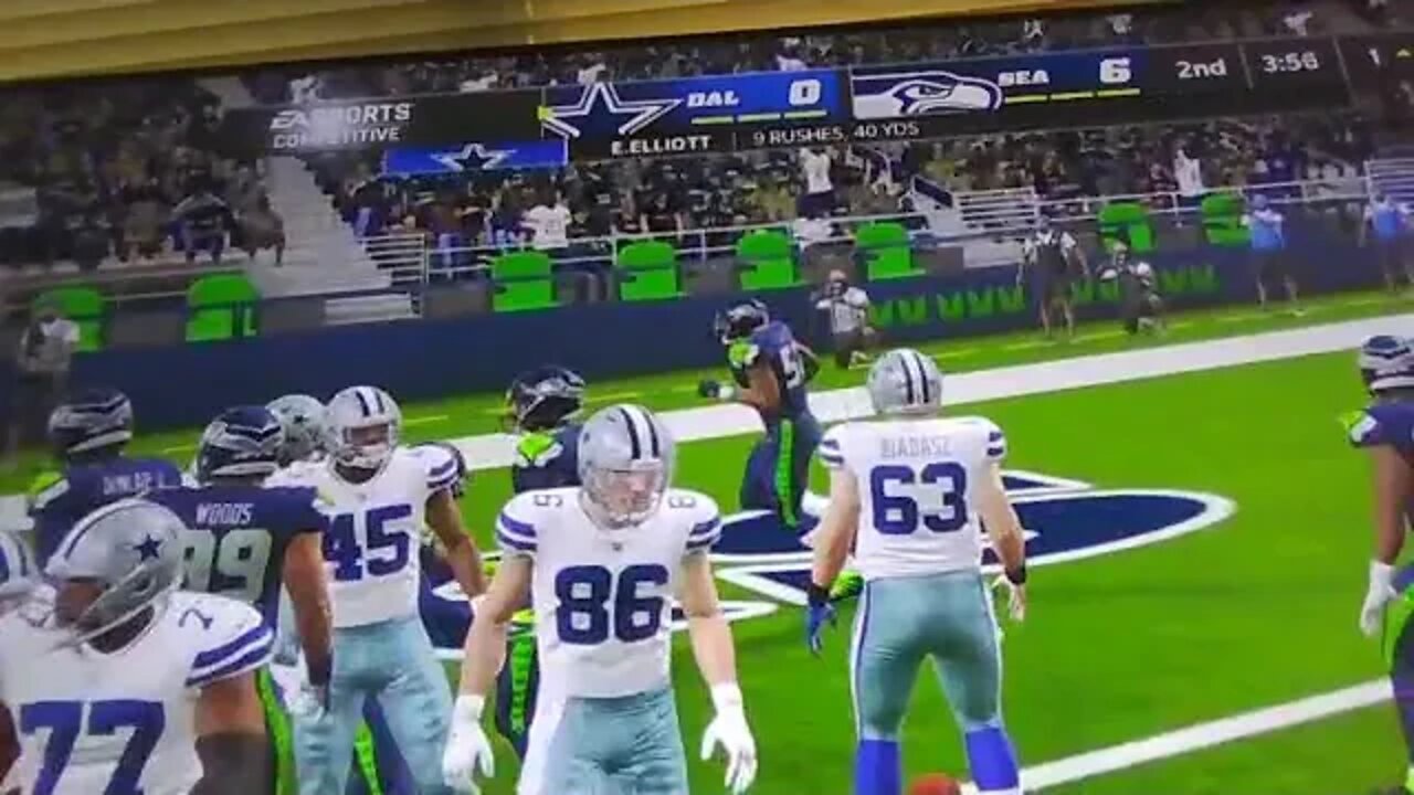 Greatest Madden Player of all time vs Fat Adele lol. Farmofc40cal