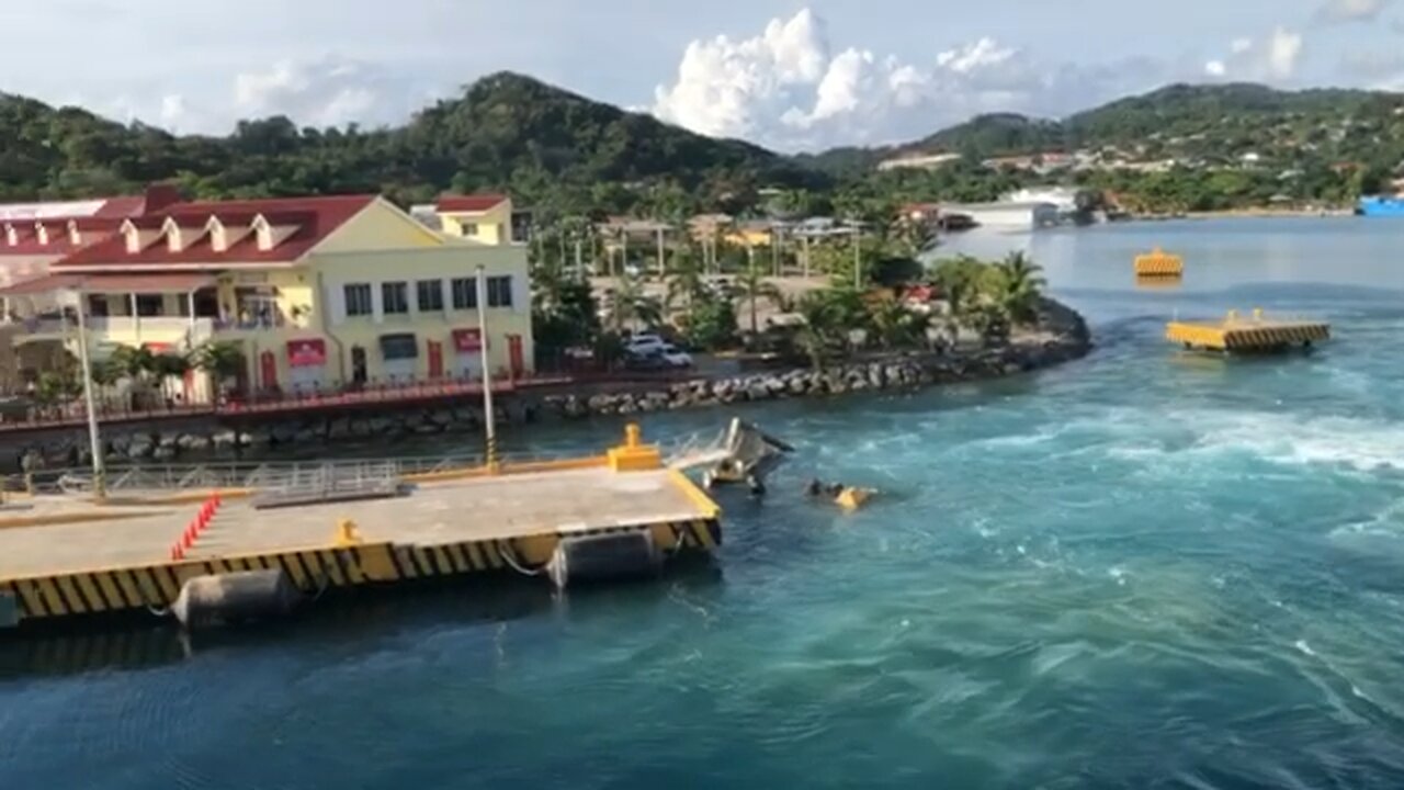 Sail away Roatán, Honduras