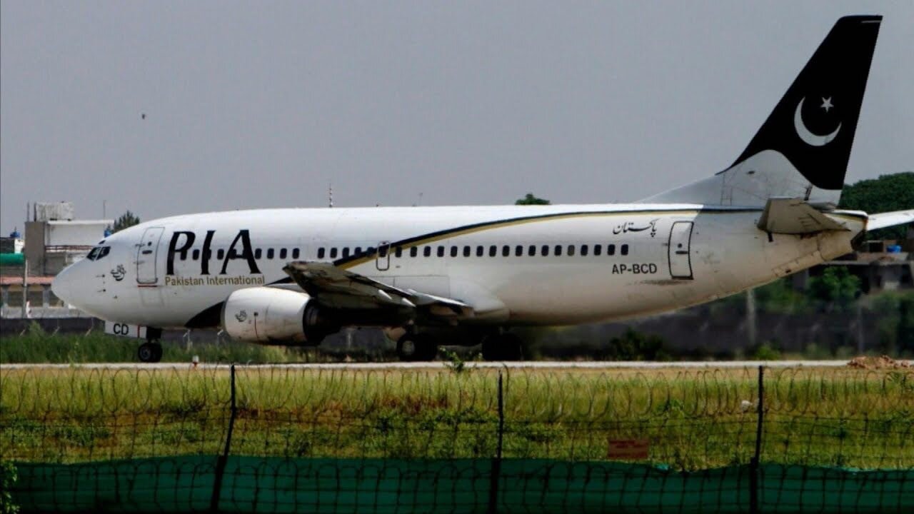 Pakistani flight attendants missing after arriving in Canada