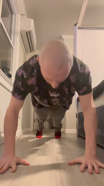 10/10/10/10/10/10/10/10/10/10/7 - 107 pushups