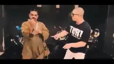 الجملى هو أملى عمل فيديو كليب . اللى خايف من الجلطة بلاش يشوف الفيديو 😲