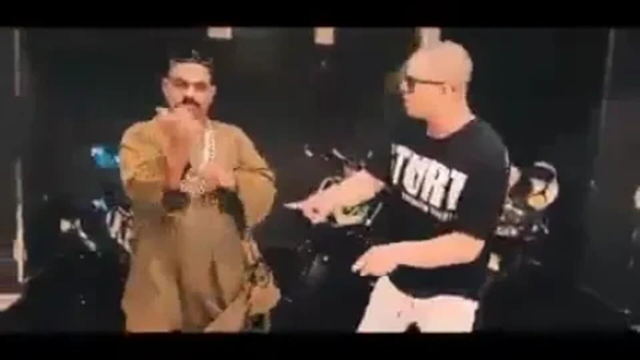 الجملى هو أملى عمل فيديو كليب . اللى خايف من الجلطة بلاش يشوف الفيديو 😲