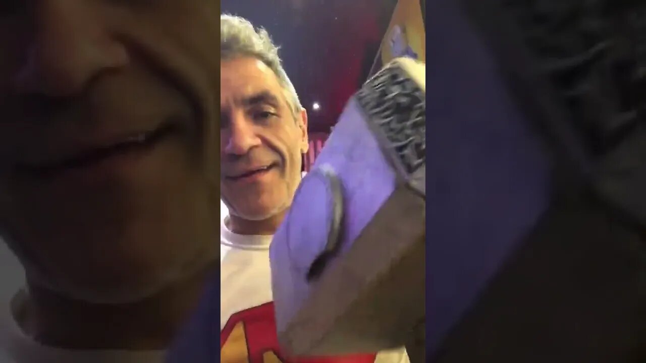 Neo é digno Mjolnir encontrou o portador ideal