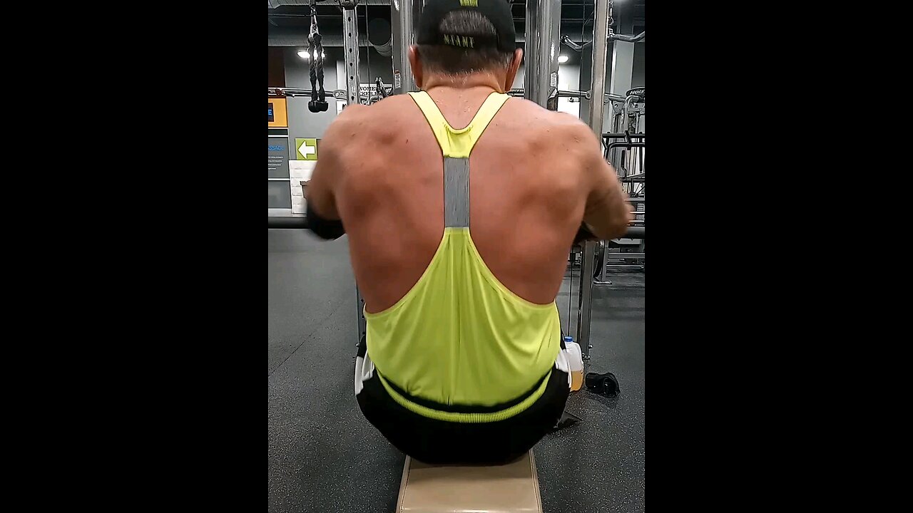 Wide grip lat rows