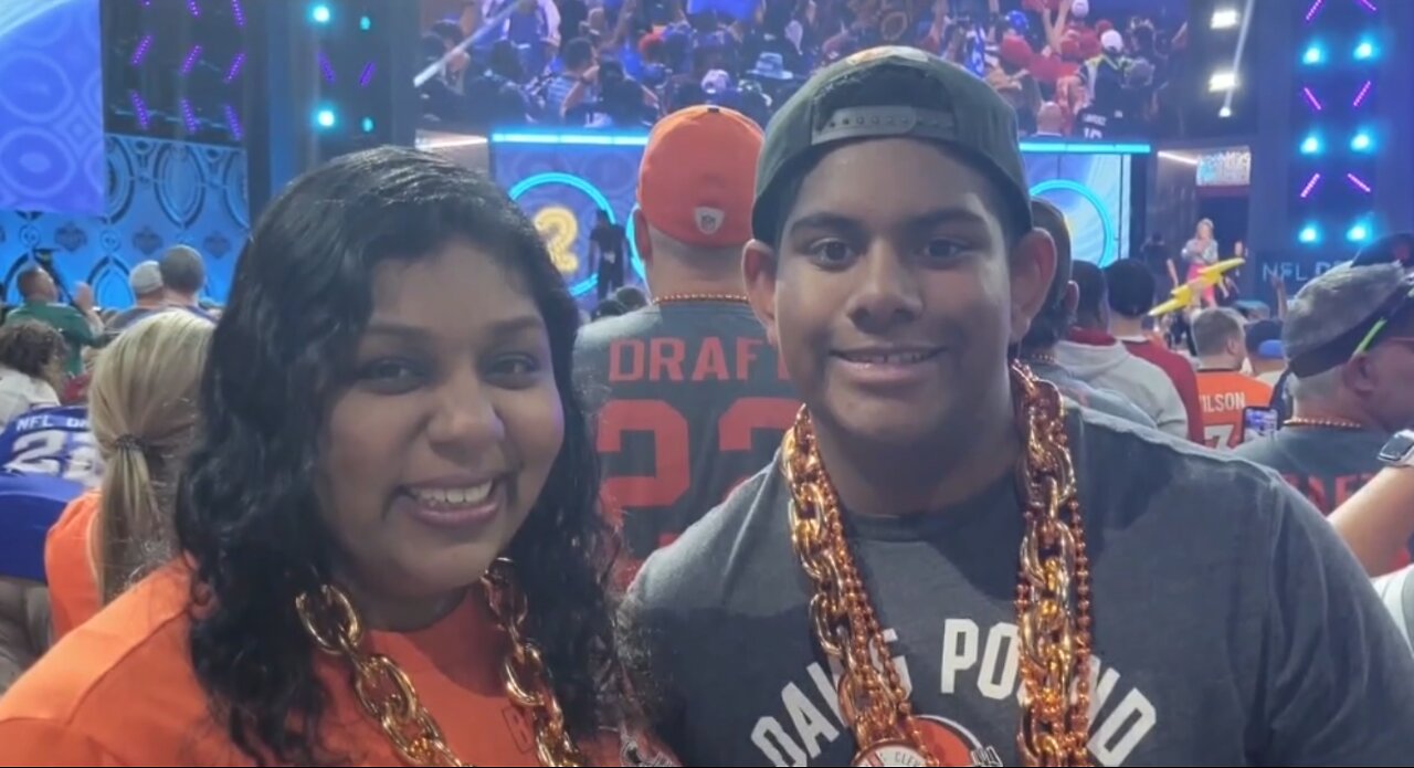 Cancer survivor represents Browns at the draft