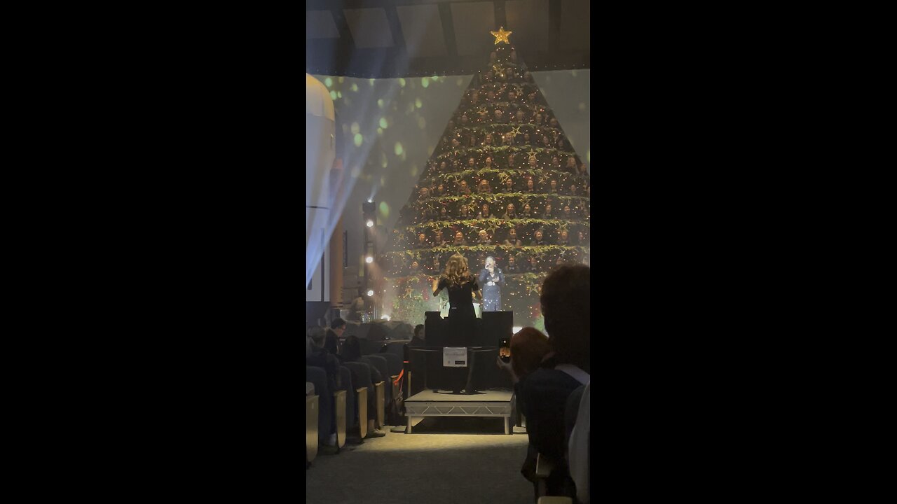 Singing Christmas Tree 2024