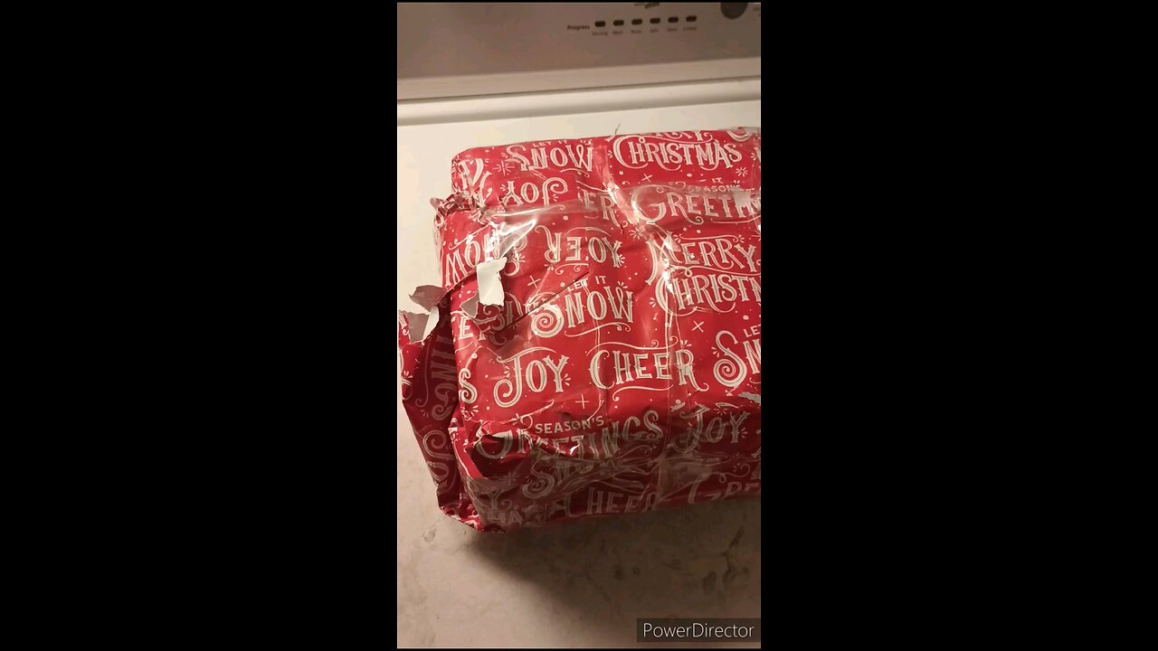 quick videos for eBay protection who da fuck wraps a package in x mas paper wtf